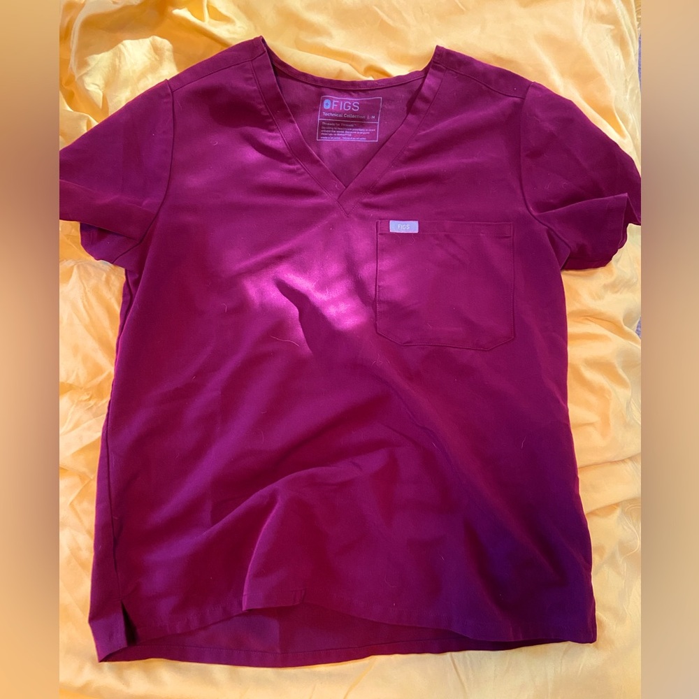 figs burgundy one pocket scrub top size medium